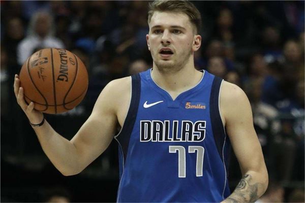 的首场比赛 的首场比赛